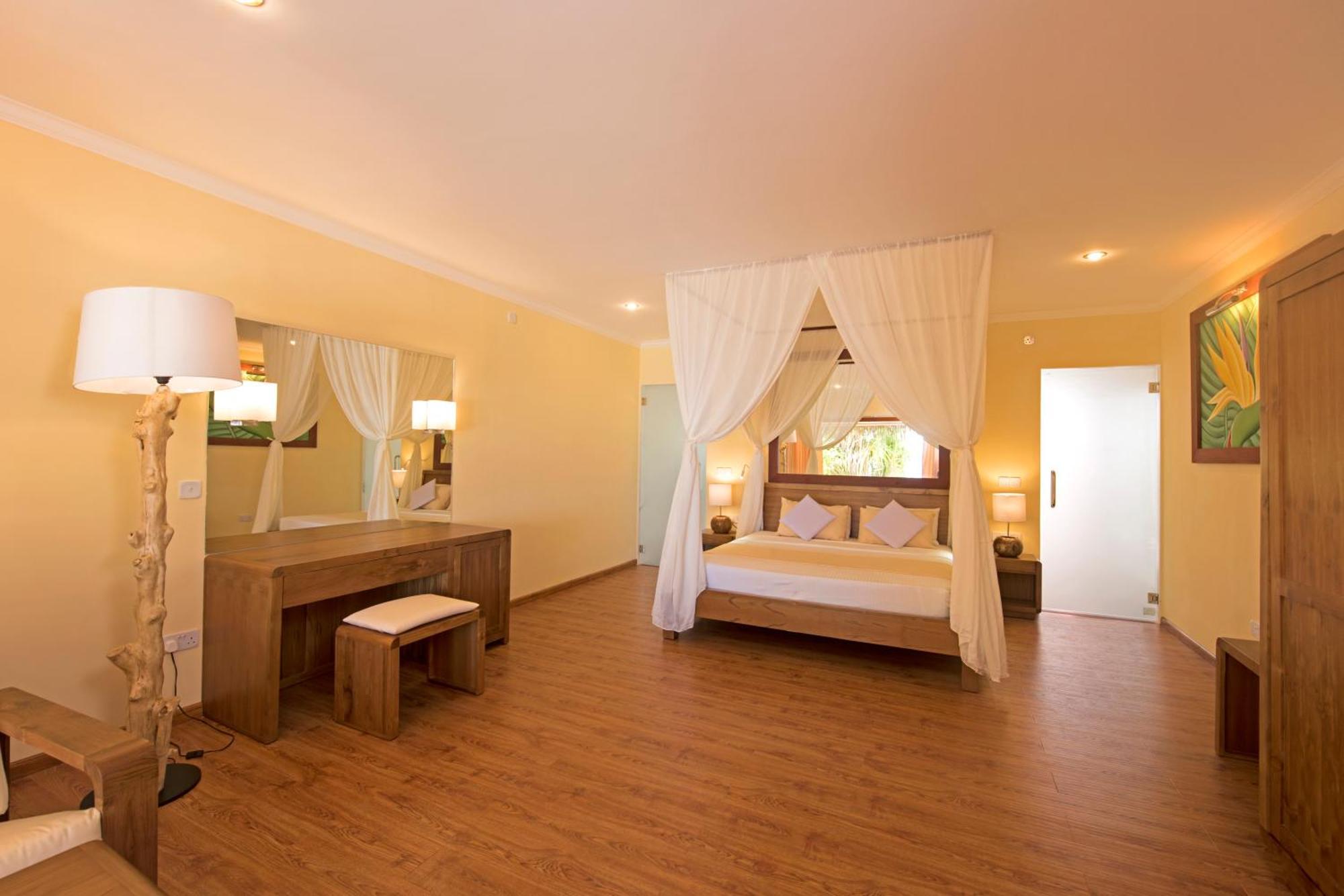 Thulhagiri Island Resort & Spa Thulhaagiri Ngoại thất bức ảnh